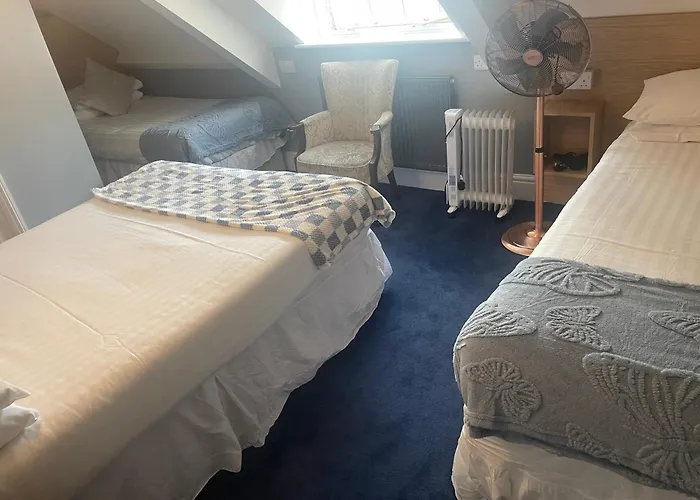 Diamonds Inn