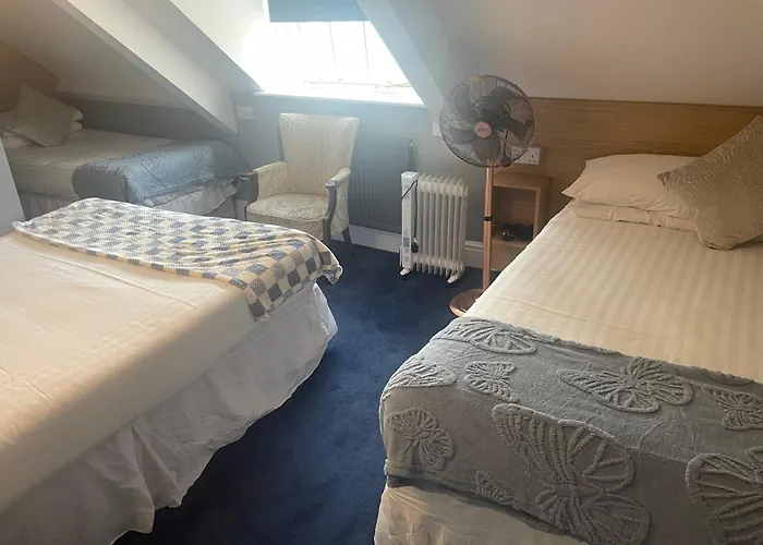 Diamonds Inn
