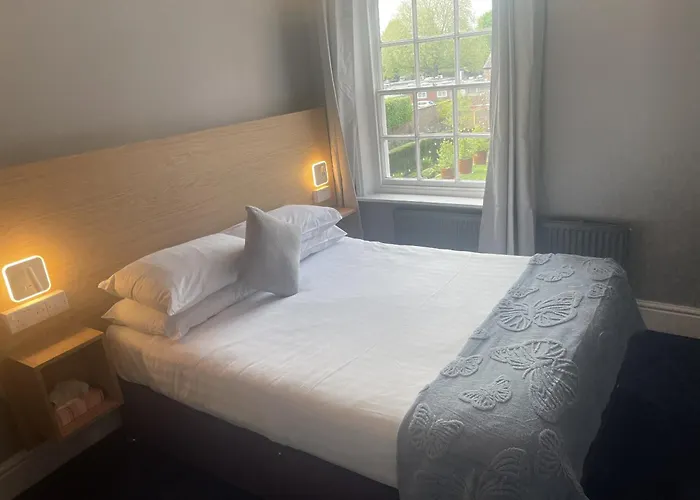 Diamonds Inn
