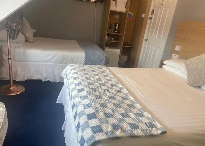 Diamonds Inn
