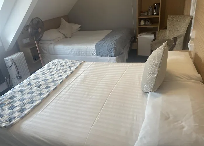 Diamonds Inn